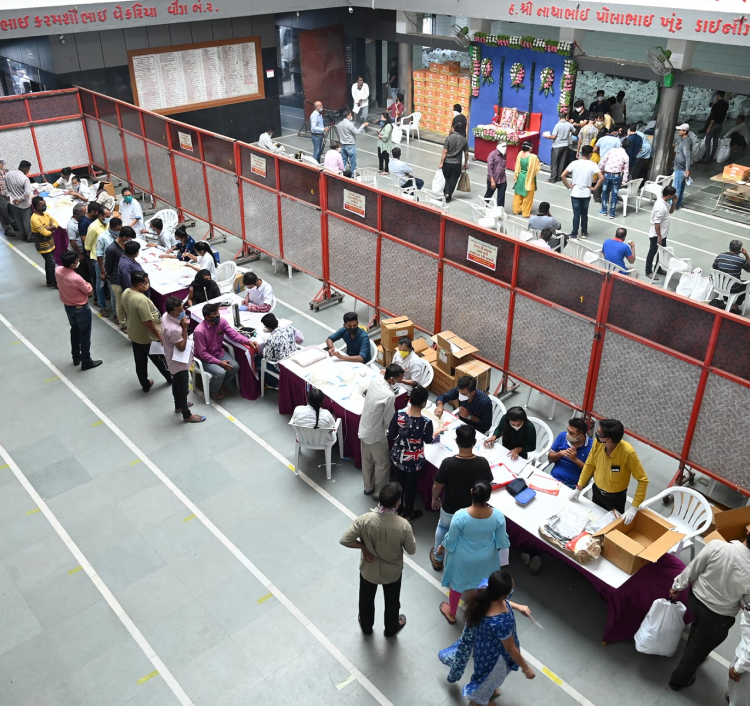 blood donation camp organized by (રાકેશ રાજદેવ) rakesh rajdev